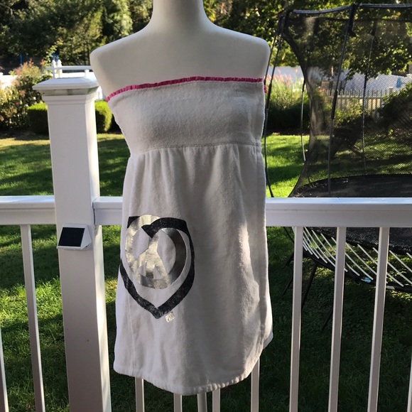 PINK Victoria's Secret Other - NWT Vintage Pink Victoria’s Secret Robe